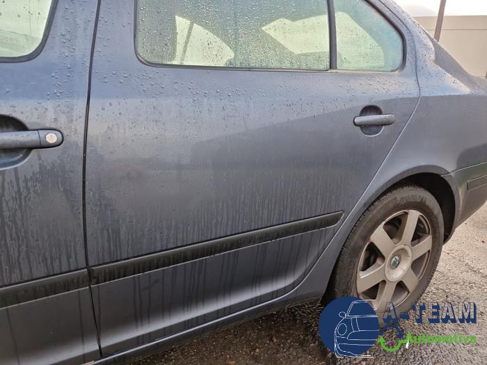 Skoda Octavia 1.6 FSI 16V Sloopvoertuig (2008, Metallic, Grijs)