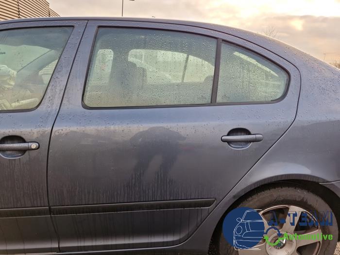 Skoda Octavia 1.6 FSI 16V Sloopvoertuig (2008, Metallic, Grijs)