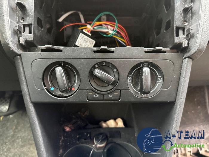 Volkswagen Polo V 1.2 12V BlueMotion Technology Skrotfordon (2012, WIT)