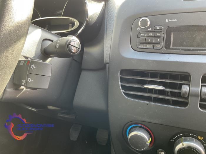 Renault Clio IV 1.5 dCi 75 FAP Sloopvoertuig (2015, Grijs)