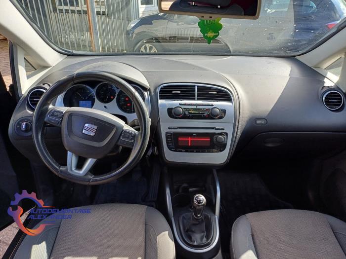 Seat Altea XL 1.4 TSI 16V Skrotfordon (2009, ZWART)