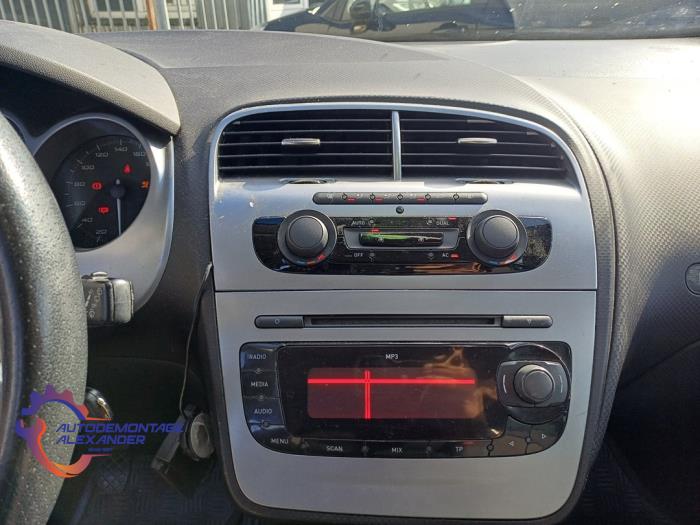 Seat Altea XL 1.4 TSI 16V Skrotfordon (2009, ZWART)