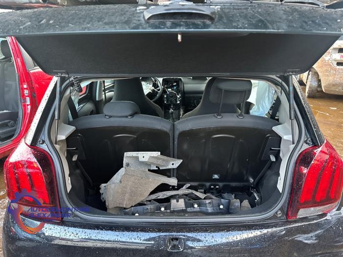 Peugeot 108 1.0 12V VVT-i Sloopvoertuig (2018, Zwart)