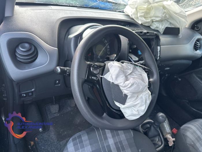 Peugeot 108 1.0 12V VVT-i Sloopvoertuig (2018, Zwart)