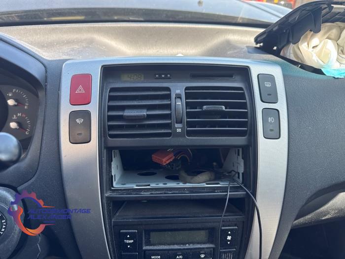 Hyundai Tucson 2.0 16V CVVT 4x2 Sloopvoertuig (2008, Groen)