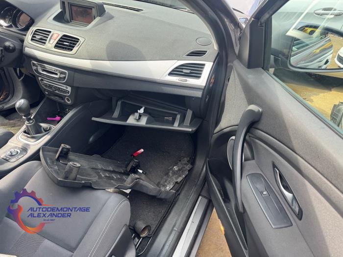 Renault Megane III Grandtour 1.4 16V TCe 130 Sloopvoertuig (2010, Grijs)