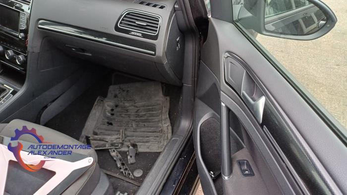 Volkswagen Golf VII 1.2 TSI 16V Sloopvoertuig (2014, Metallic, Zwart)