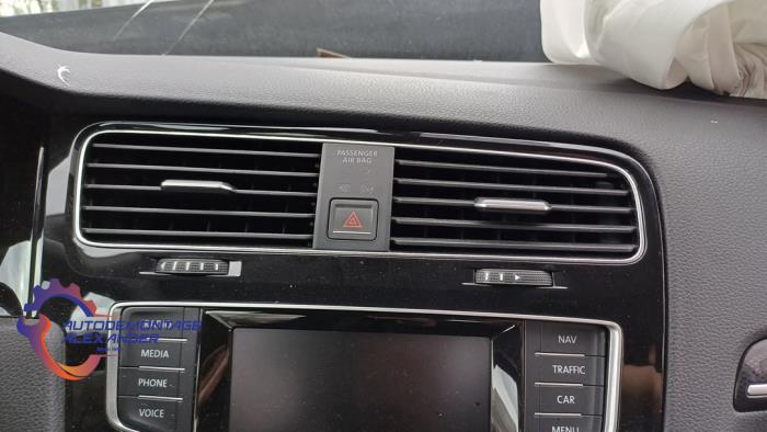 Volkswagen Golf VII 1.2 TSI 16V Sloopvoertuig (2014, Metallic, Zwart)