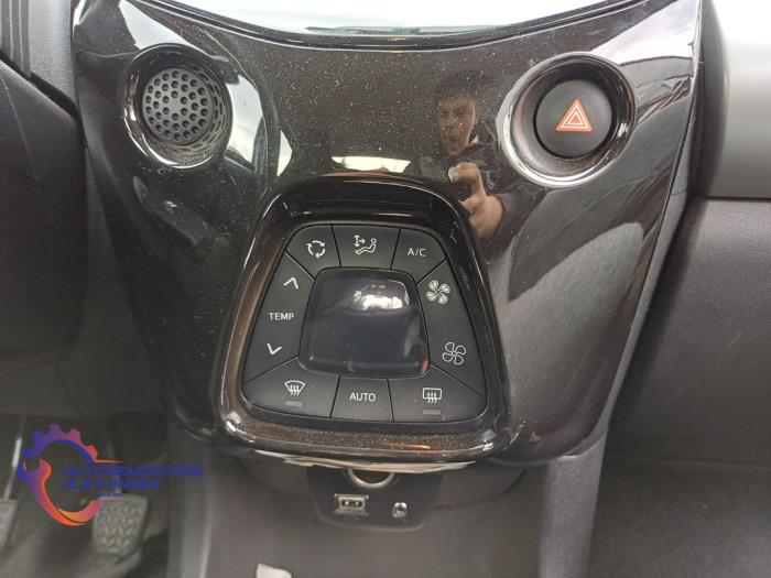 Citroen C1 1.2 PureTech 82 12V Sloopvoertuig (2015, Grijs)