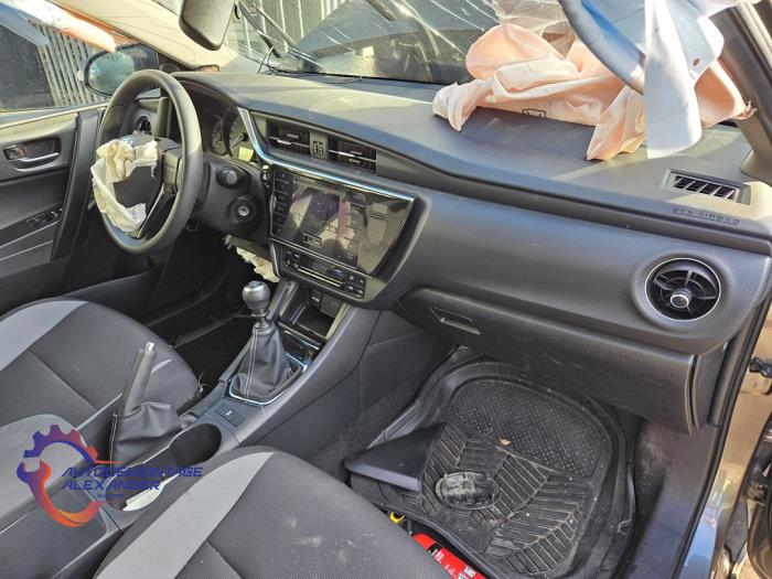 Toyota Auris Touring Sports 1.3 VVT-I 16V Sloopvoertuig (2016, Grijs)