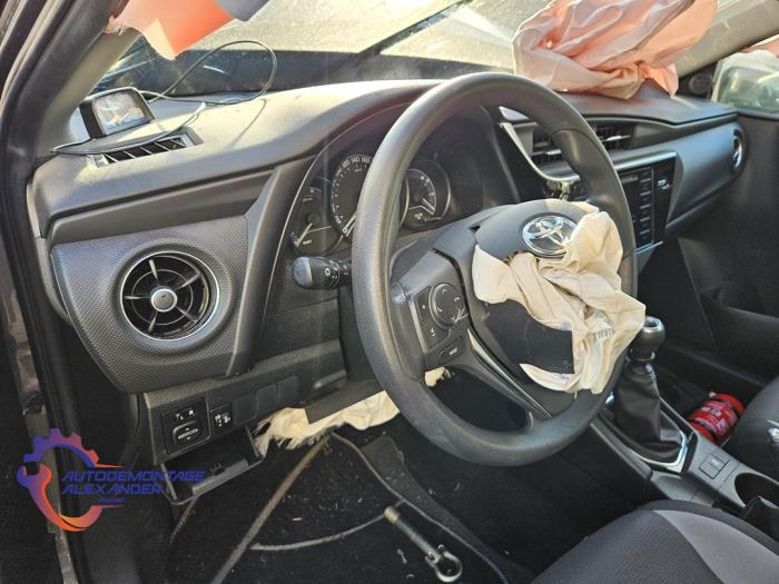 Toyota Auris Touring Sports 1.3 VVT-I 16V Sloopvoertuig (2016, Grijs)