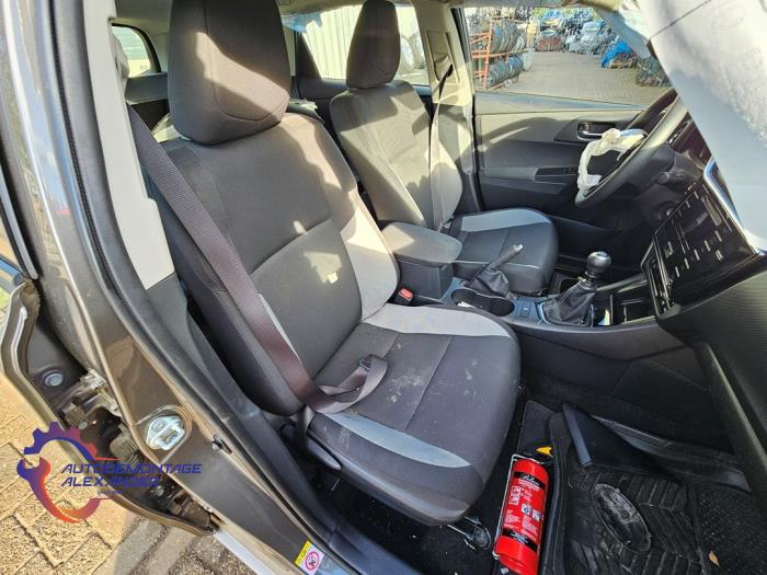 Toyota Auris Touring Sports 1.3 VVT-I 16V Sloopvoertuig (2016, Grijs)