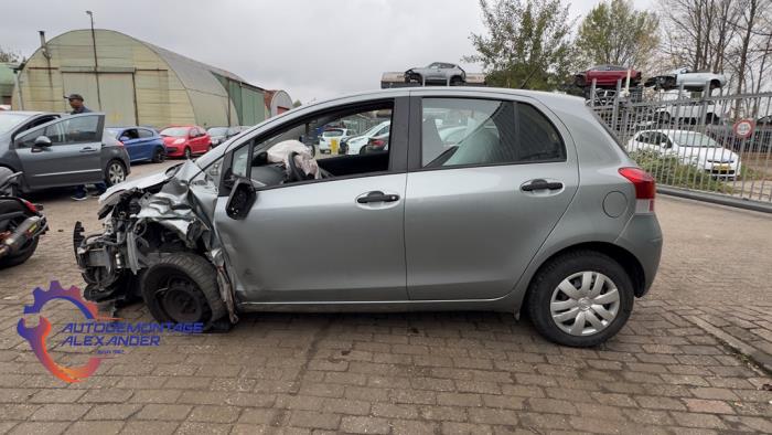 Toyota Yaris II 1.0 12V VVT-i Sloopvoertuig (2009, Grijs)