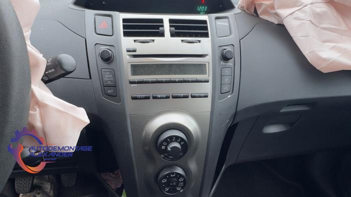 Toyota Yaris II 1.0 12V VVT-i Sloopvoertuig (2009, Grijs)