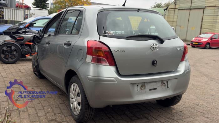 Toyota Yaris II 1.0 12V VVT-i Sloopvoertuig (2009, Grijs)