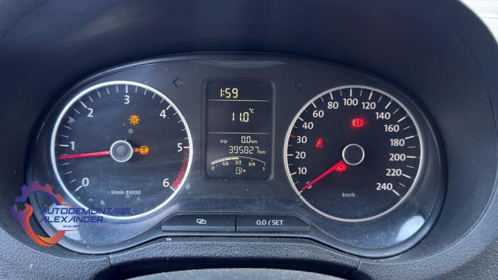 Volkswagen Polo V 1.2 TDI 12V BlueMotion Skrotfordon (2011, ZWART)