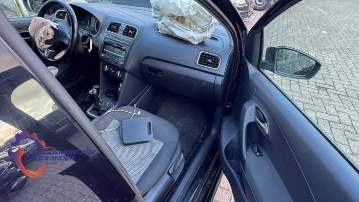 Volkswagen Polo V 1.2 TDI 12V BlueMotion Skrotfordon (2011, ZWART)