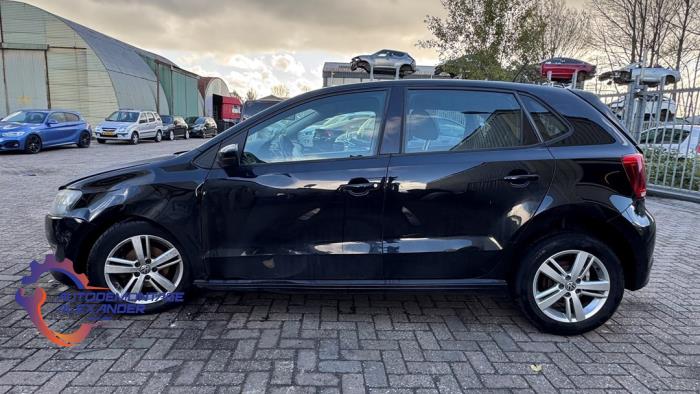 Volkswagen Polo V 1.2 TDI 12V BlueMotion Skrotfordon (2011, ZWART)