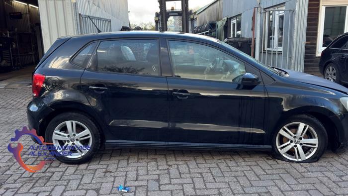 Volkswagen Polo V 1.2 TDI 12V BlueMotion Skrotfordon (2011, ZWART)