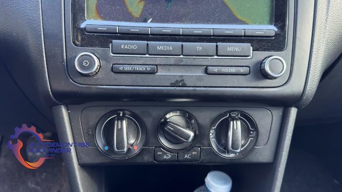 Volkswagen Polo V 1.2 TDI 12V BlueMotion Skrotfordon (2011, ZWART)