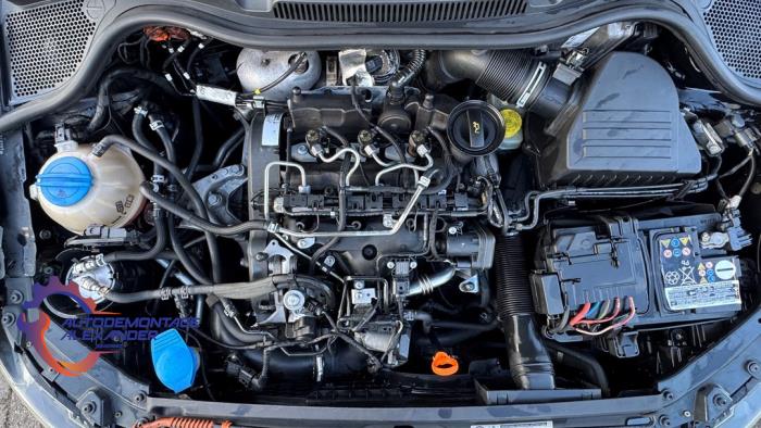 Volkswagen Polo V 1.2 TDI 12V BlueMotion Skrotfordon (2011, ZWART)