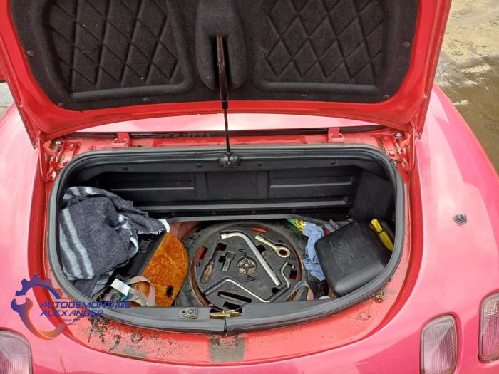 Fiat Barchetta 1.8 16V Skrotfordon (1997, ROOD)