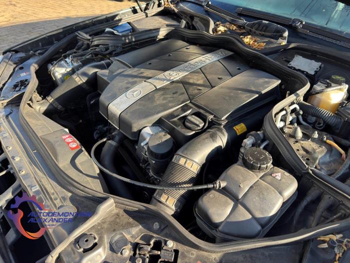 Mercedes E Combi 2.6 E-240 V6 18V Sloopvoertuig (2005, Zwart)