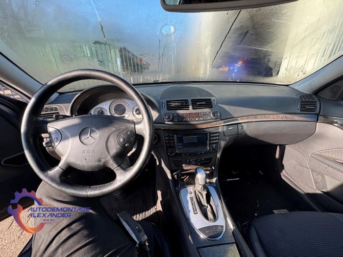 Mercedes E Combi 2.6 E-240 V6 18V Sloopvoertuig (2005, Zwart)