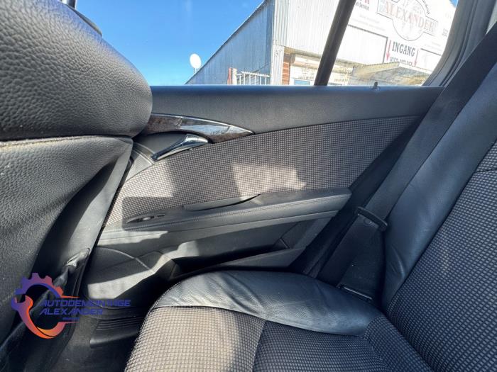 Mercedes E Combi 2.6 E-240 V6 18V Sloopvoertuig (2005, Zwart)