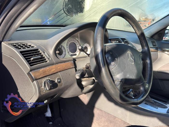 Mercedes E Combi 2.6 E-240 V6 18V Sloopvoertuig (2005, Zwart)