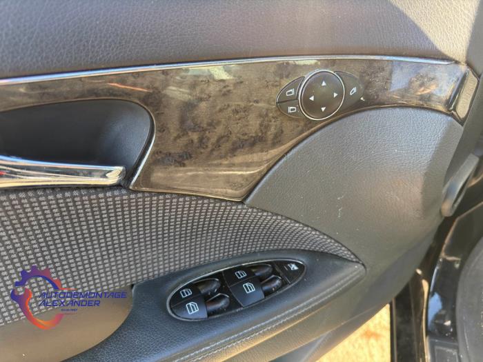 Mercedes E Combi 2.6 E-240 V6 18V Sloopvoertuig (2005, Zwart)