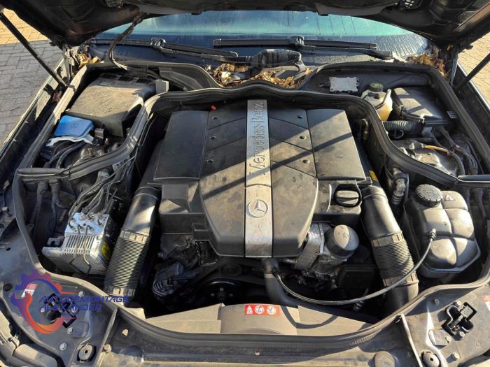 Mercedes E Combi 2.6 E-240 V6 18V Sloopvoertuig (2005, Zwart)