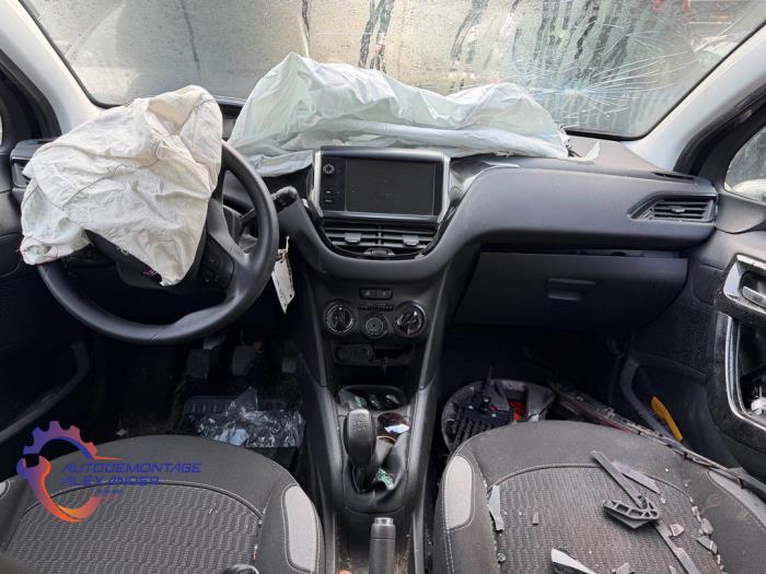 Peugeot 208 I 1.2 Vti 12V PureTech 82 Samochód złomowany (2016)