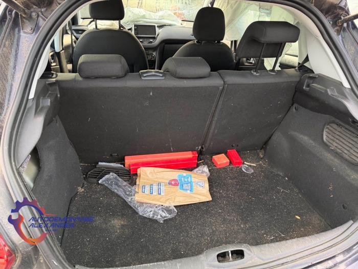 Peugeot 208 I 1.2 Vti 12V PureTech 82 Samochód złomowany (2016)