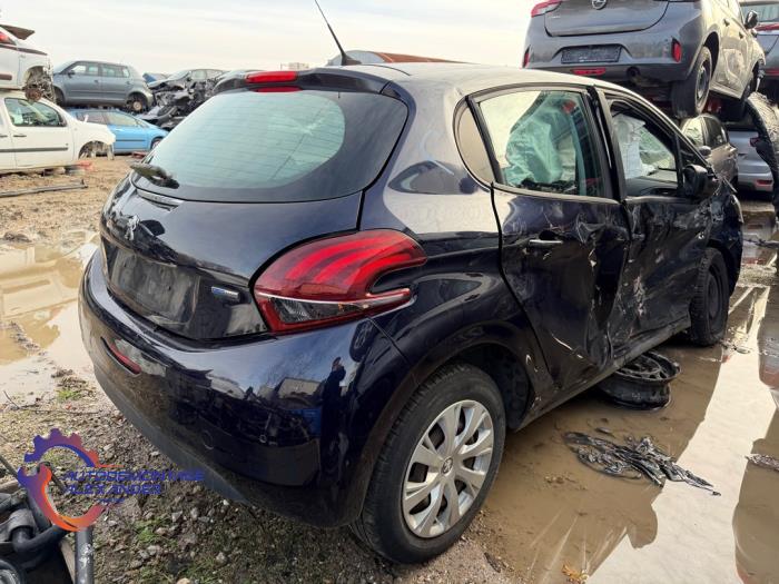 Peugeot 208 I 1.2 Vti 12V PureTech 82 Samochód złomowany (2016)