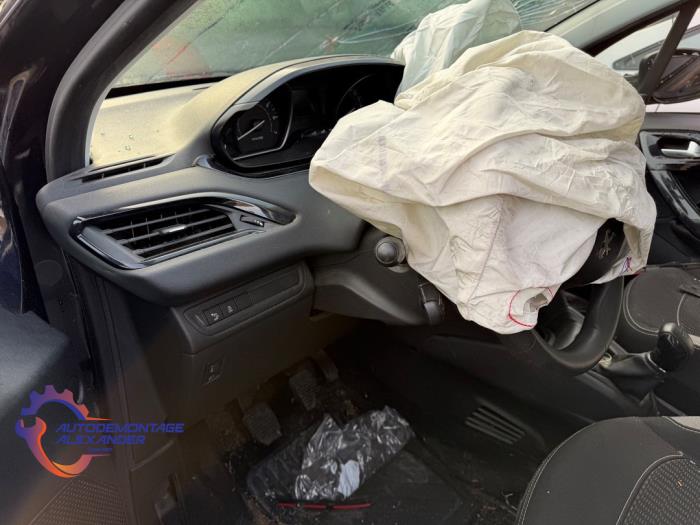 Peugeot 208 I 1.2 Vti 12V PureTech 82 Samochód złomowany (2016)