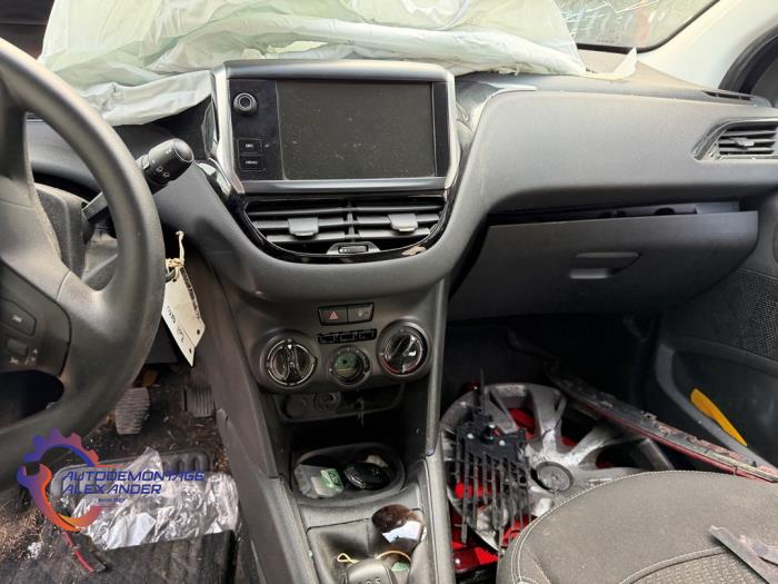 Peugeot 208 I 1.2 Vti 12V PureTech 82 Samochód złomowany (2016)