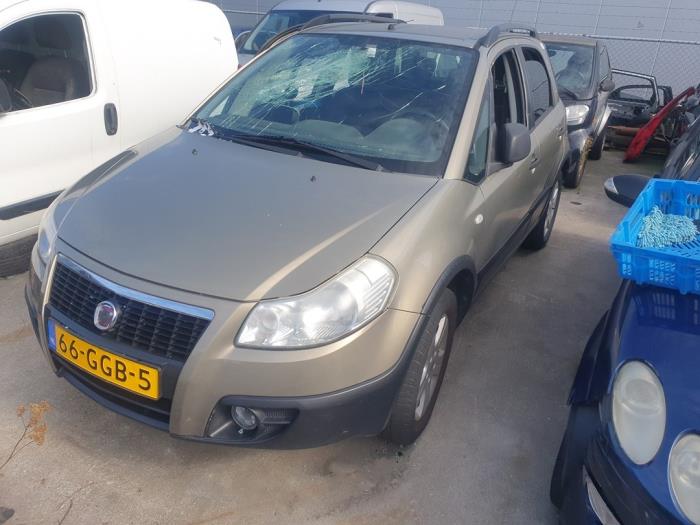 Fiat Sedici 1.6 16V Dynamic Samochód złomowany (2008, Bez)