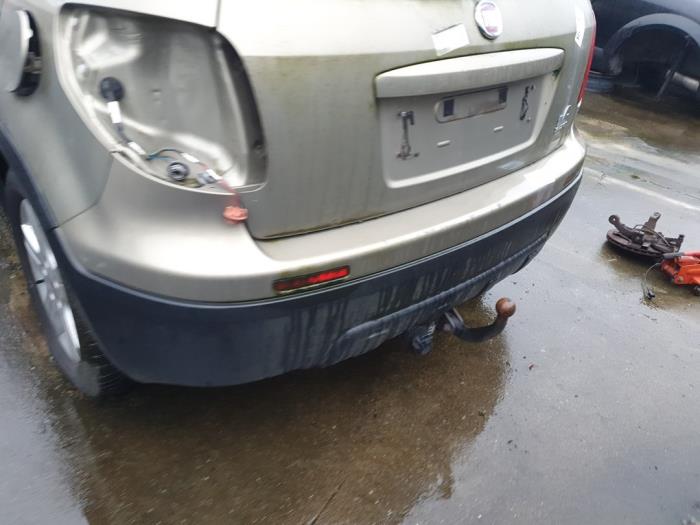 Fiat Sedici 1.6 16V Dynamic Samochód złomowany (2008, Bez)