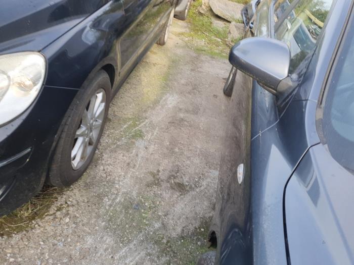 Mercedes B 2.0 B-200 16V Turbo Samochód złomowany (2006, Granit)