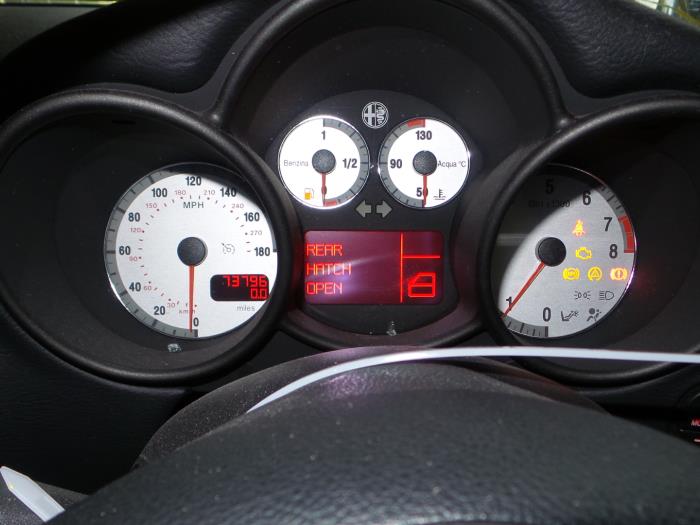 Alfa Romeo GT Sloopvoertuig (2005, Metallic, Blauw)