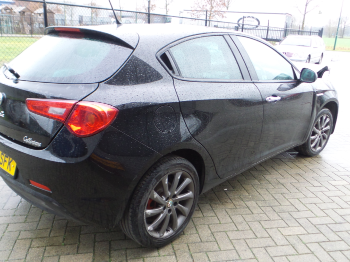 Alfa Romeo Giulietta 1.4 TB 16V MultiAir Skrotfordon (2013, ZWART UNI)