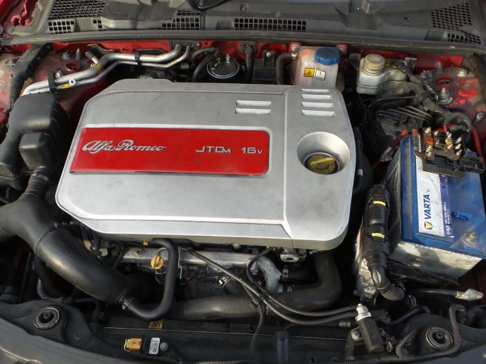 Alfa Romeo 159 Sportwagon 1.9 JTDm 16V Sloopvoertuig (2007, Unikleur, Rood)