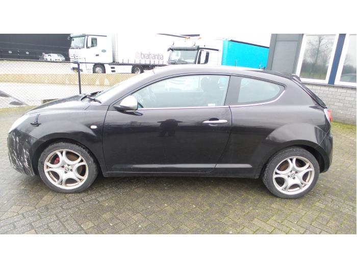 Alfa Romeo MiTo 1.4 Turbo 16V Skrotfordon (2010, ZWART MET)