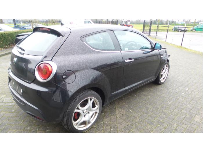 Alfa Romeo MiTo 1.4 Turbo 16V Skrotfordon (2010, ZWART MET)