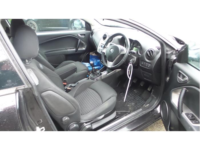 Alfa Romeo MiTo 1.4 Turbo 16V Skrotfordon (2010, ZWART MET)