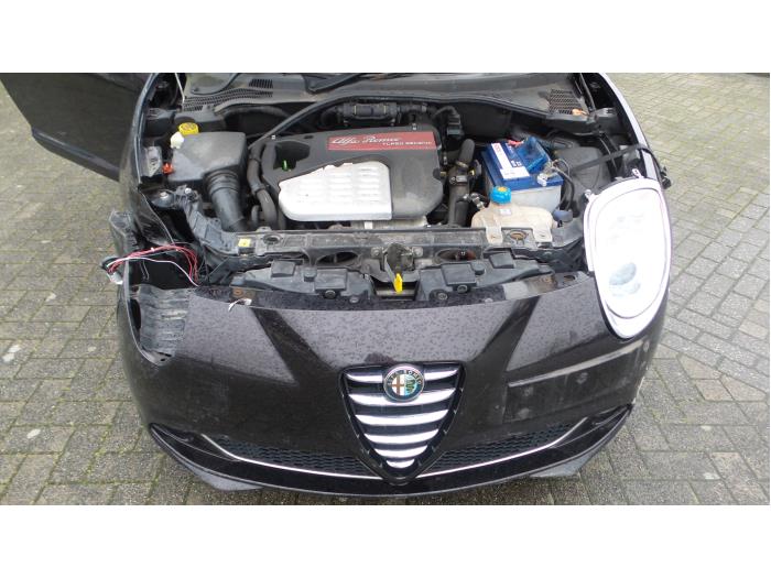 Alfa Romeo MiTo 1.4 Turbo 16V Skrotfordon (2010, ZWART MET)