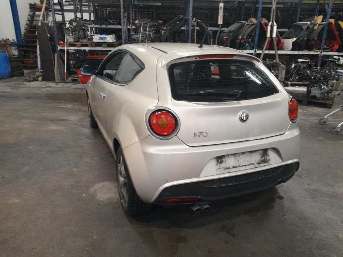 Alfa Romeo MiTo 1.4 Turbo Multi Air 16V Quadrifoglio Verde Skrotfordon (2015, CHAMPAGNE)