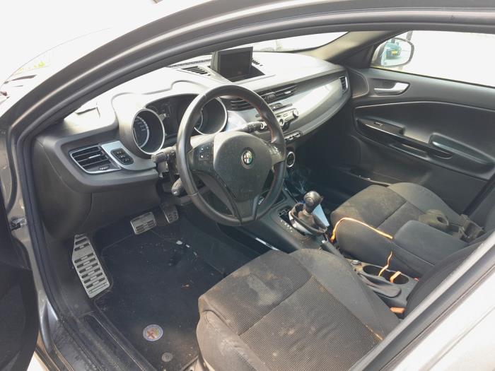 Alfa Romeo Giulietta 1.4 TB 16V MultiAir Sloopvoertuig (2012, Licht, Muisgrijs)