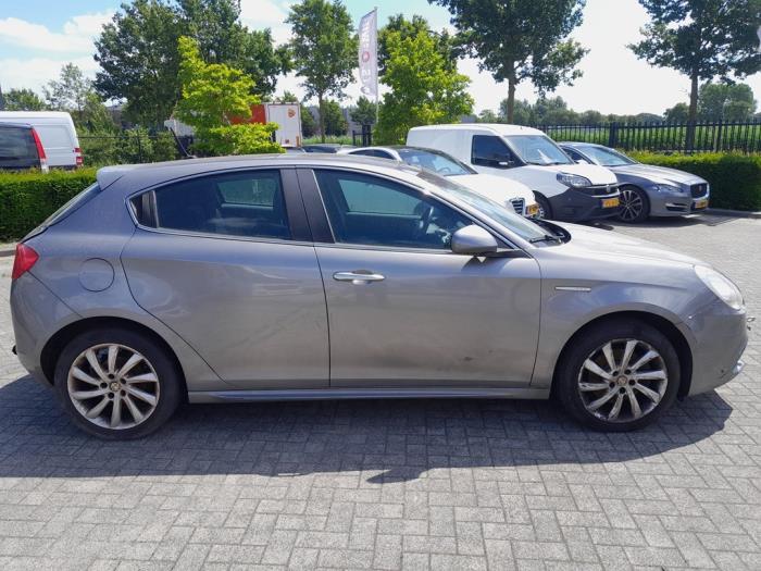 Alfa Romeo Giulietta 1.4 TB 16V MultiAir Sloopvoertuig (2012, Licht, Muisgrijs)
